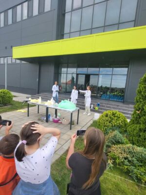 FERTICO EKSPERIMENTI ZA DECU IZ THINKER LAB ŠKOLICE U INĐIJI